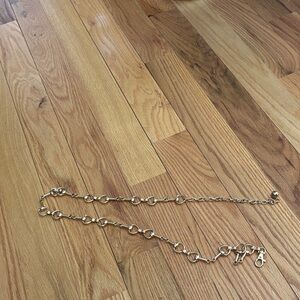 Horsebit chain belt